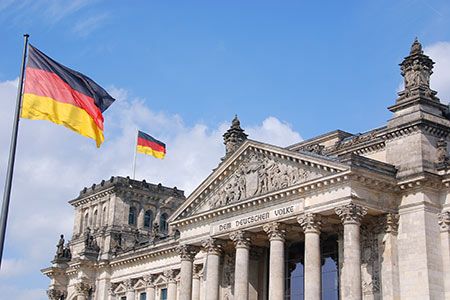RWE and German LNG Terminal sign capacity contract in Germany’s first LNG terminal
